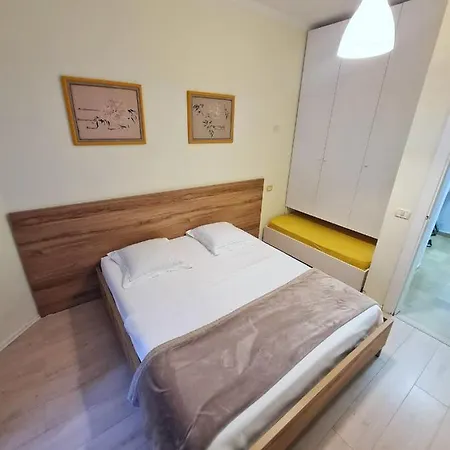 Cozy Retreat With Terrace In Golem Holiday home Golem (Tirana)